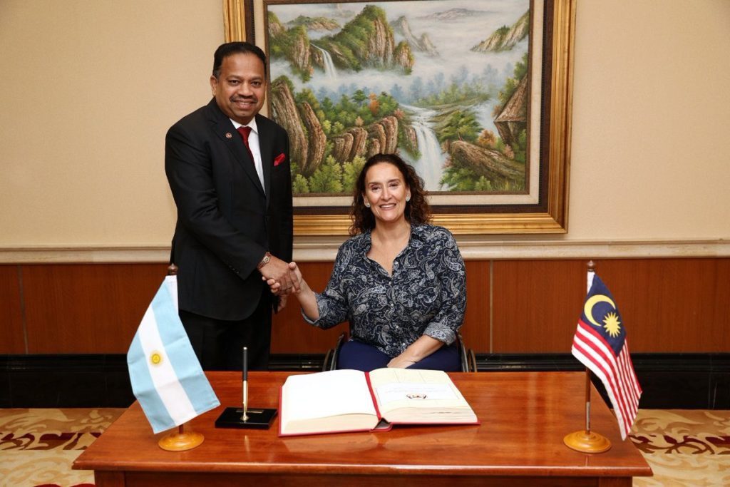 D55rfkcWAAAna4G-1024x683