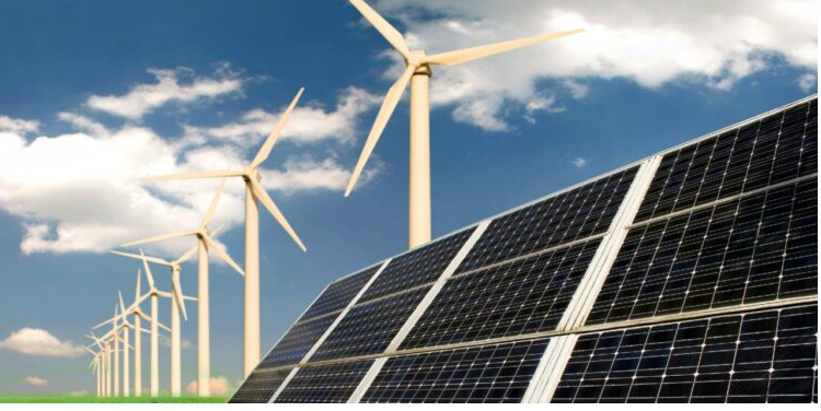 Una turbina eólica proyectada con placas solares - Condomínios Verdes